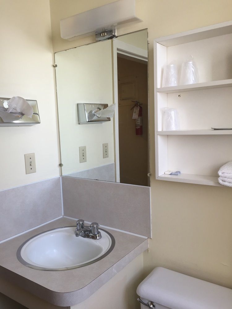 Tyee Village Motel 포트알버니 외부 사진